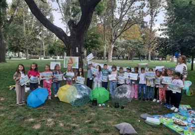 „Meteo-Știri” în parc: micii reporteri au descoperit toamna la microfon
